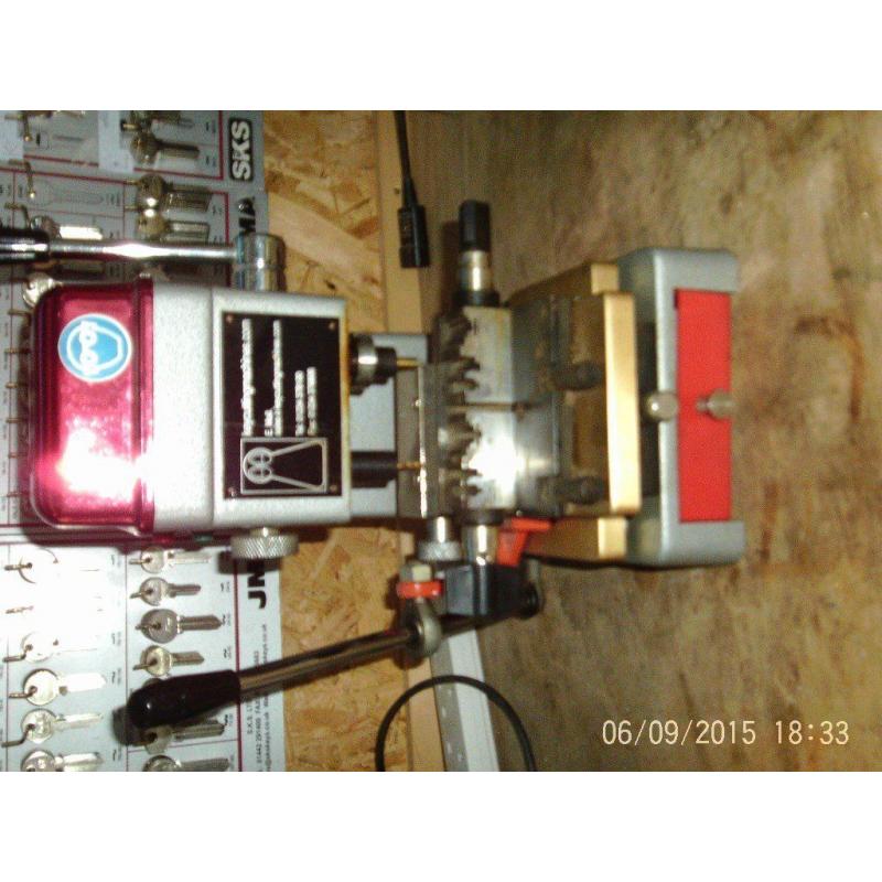 laser & dimple key cutting machine