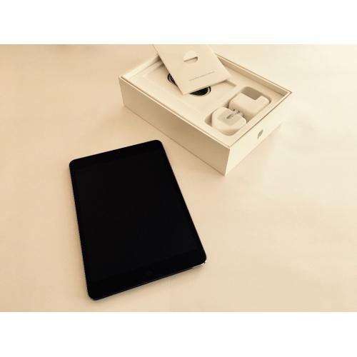 iPad Mini Retina Display 32GB Space Grey **Excellent Condition** - APPLECARE+ Until 2017