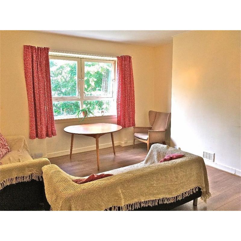 DOUBLE ROOM IN LARGE TOP FLOOR FLAT IN OLD ABERDEEN NEXT TO UNIVERSITY