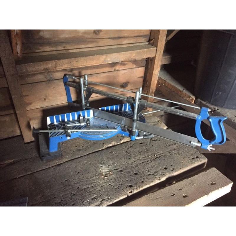 Hand mitre saw very good condition