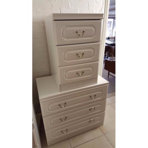 Six White Chest of Drawers and Matching Blanket Box in Excellent Condition