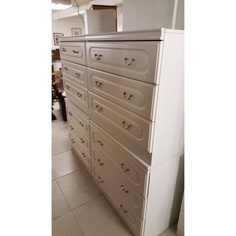 Six White Chest of Drawers and Matching Blanket Box in Excellent Condition