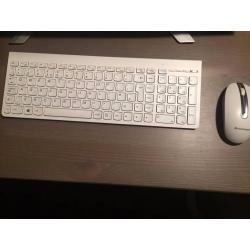 Lenovo IdeaCentre AIO 700 23.8" Touchscreen All-in-One PC