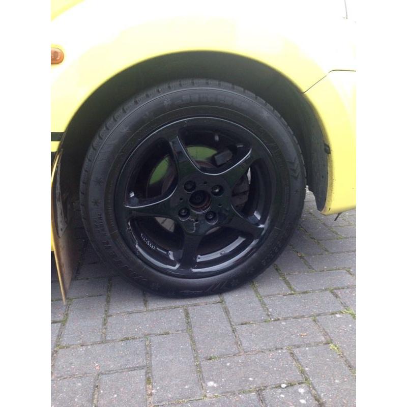 Suzuki ignis sport yellow