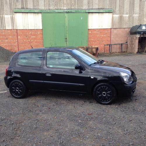2003 RENAULT CLIO EXPRESSION 16V BLACK 88k MILES IDEAL 1ST CAR RUN ABOUT 5 SEATS