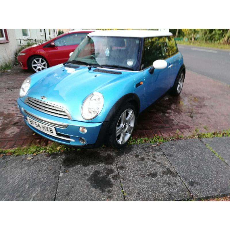 Mini cooper 1.6 l Blue in great cont full leather int must seen