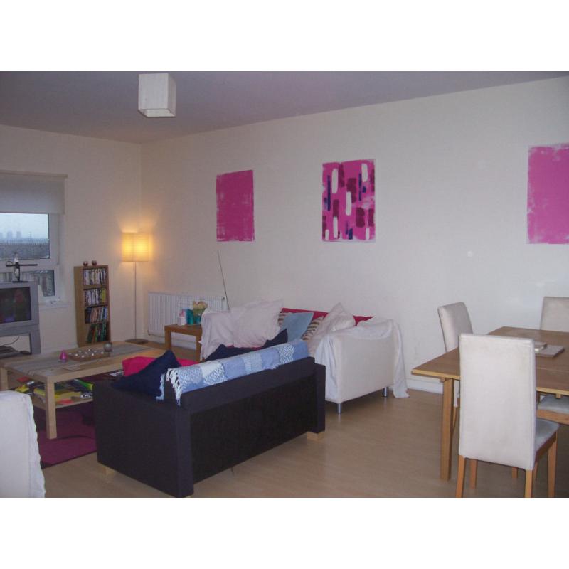 Room to Rent in Beautiful Modern Dennistoun Apartment