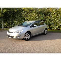 VAUXHALL ASTRA. NEW STYLE 1.7 CDTi ecoFLEX 16v Exclusiv 5dr Silver 10 plate.