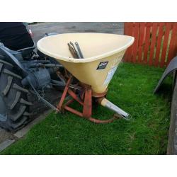 Tractor pto driven Vicon wagtail fertiliser salt spreader