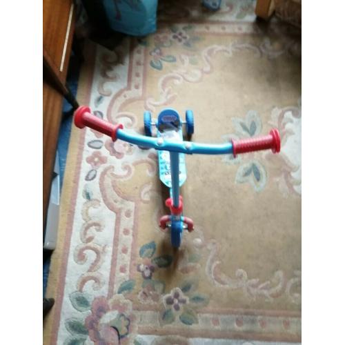Thomas the tank engine three wheel scooter
