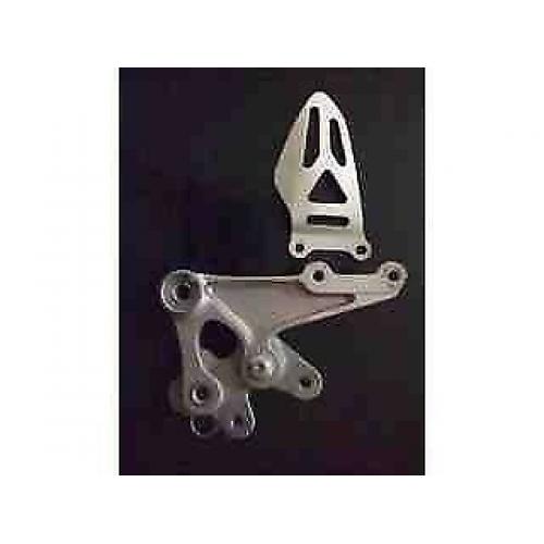 gsxr 600 750 2011 ( oem suzuki )right hand side ( as you sit ) footrest bracket,