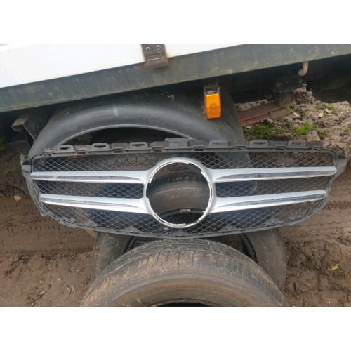 2015 Mercedes C-class radiator grill no emblem