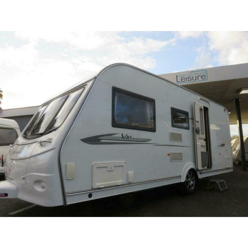 2011 COACHMAN VIP 520/4 4 BERTH CARAVAN WITH SIDE DINETTE AND END WASHROOM......