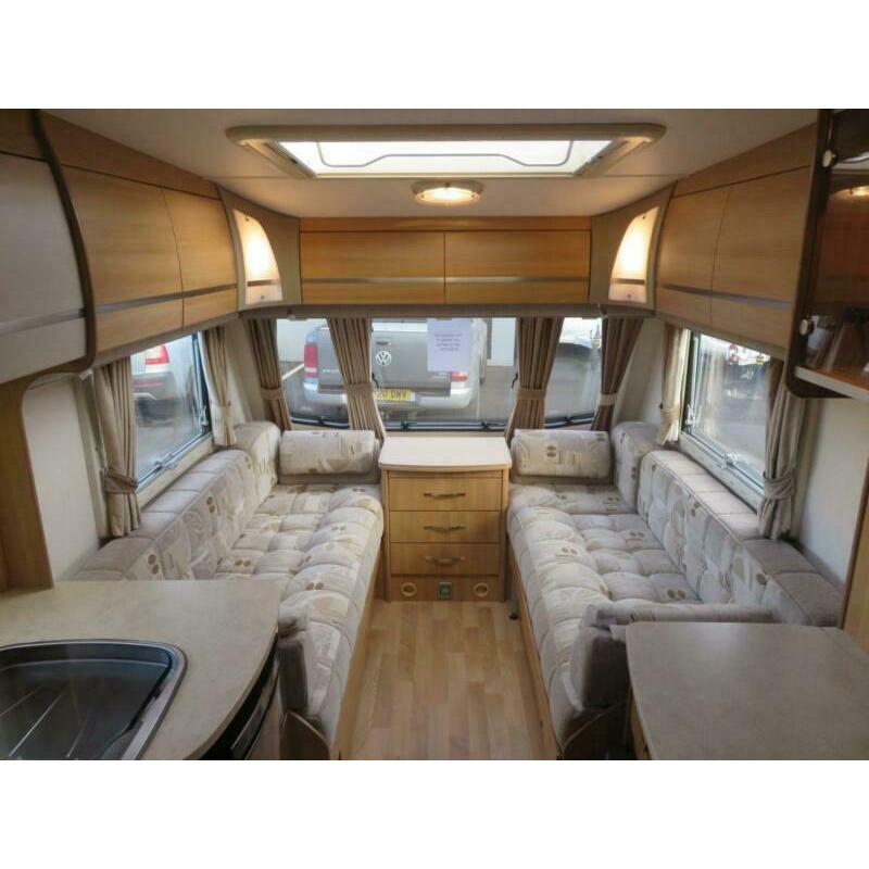 2011 COACHMAN VIP 520/4 4 BERTH CARAVAN WITH SIDE DINETTE AND END WASHROOM......