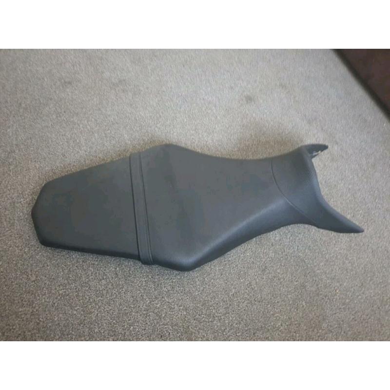 Yamaha mt09 genuine seat