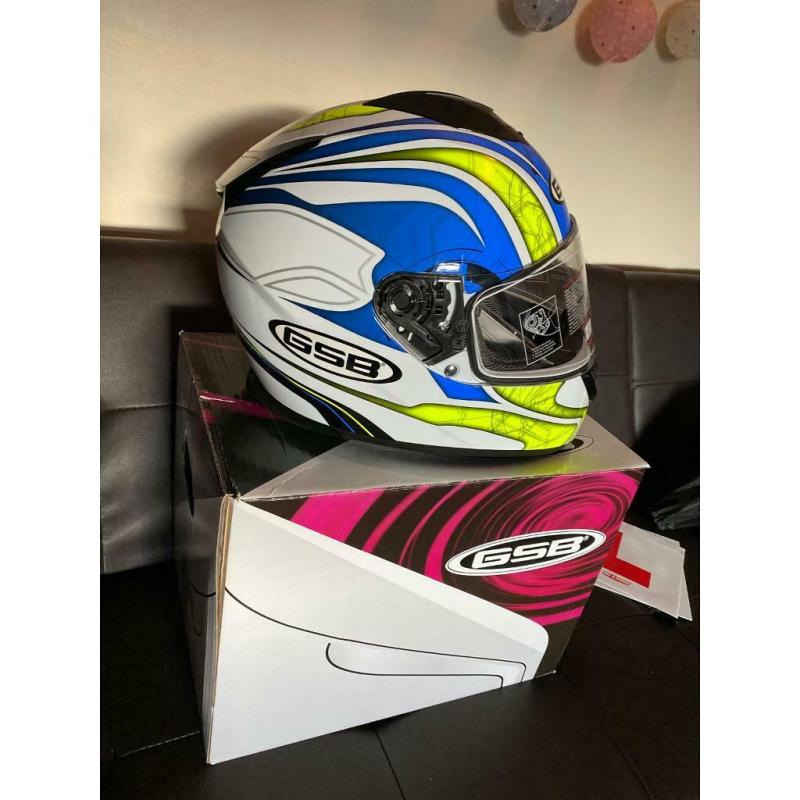 Motorcycle helmet