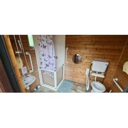 TOILET BLOCK FOR SALE 41X14 ALL ELECTRIC FREE UK DELIVERY