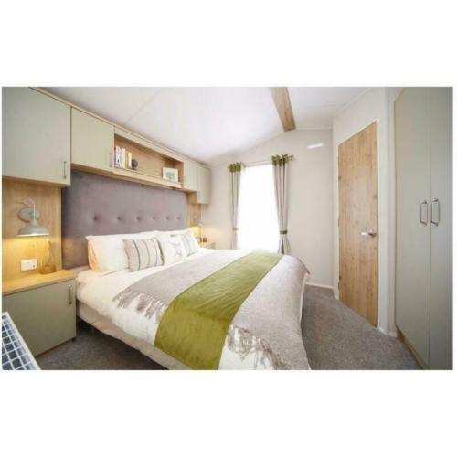 New 2 bedroom home, 12 month season park, free golf & leisure included