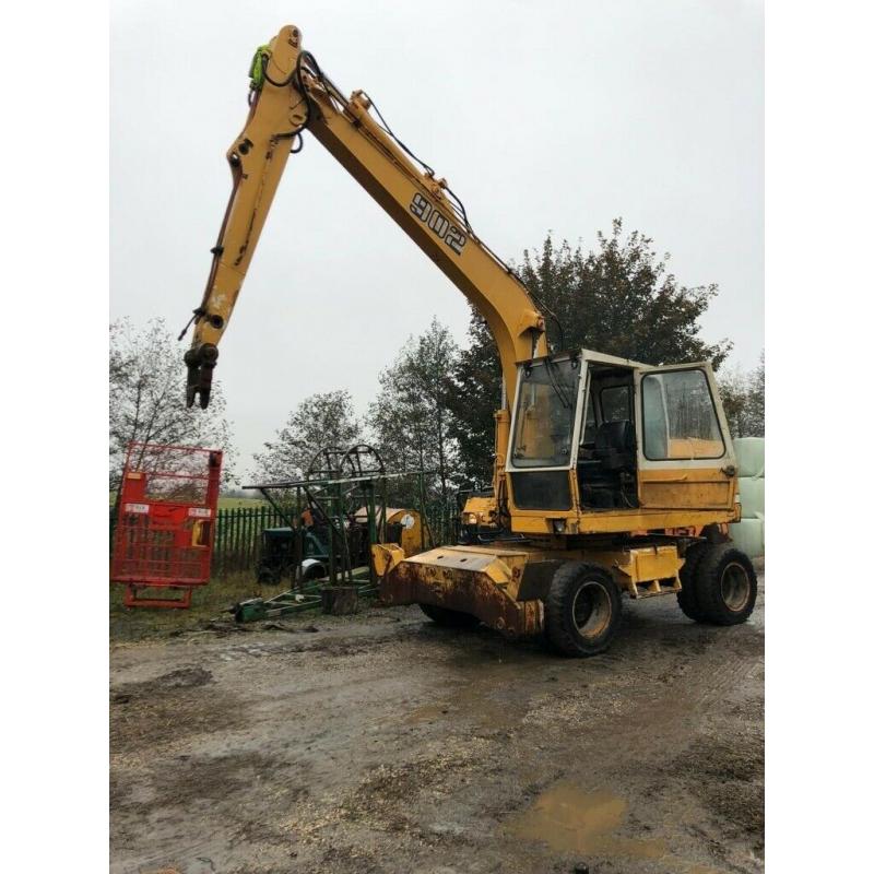 LIEBHERR 902 WHEEL EXCUVATOR DIGGER