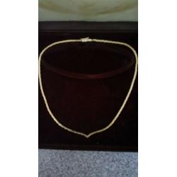 9ct gold (375) necklace as pictured, fully hallmarked