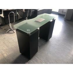 Nail manicure table