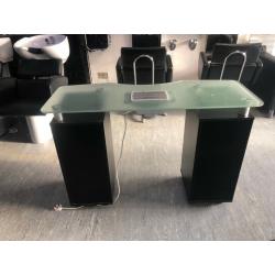 Nail manicure table