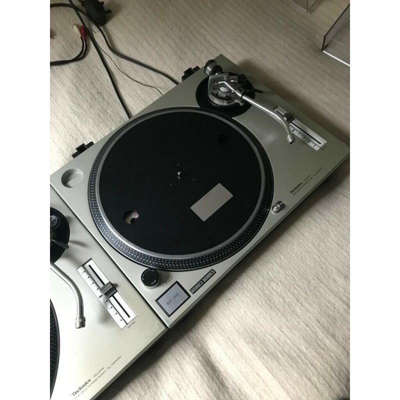 2 x Technics SL-1200MK2 Turntables + Lids - Rare DJ Deck - 1200 - 1210