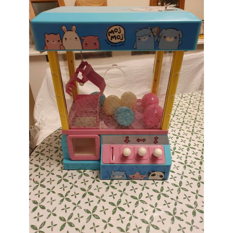 Moj Moj Claw Grabber with 6 Empty Eggs And All The Coins. Unboxed