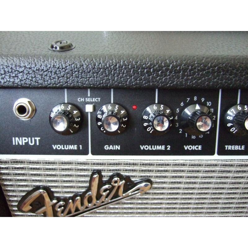 Fender Super Champ XD Tube Amp with Effects ( Valve Hybrid Electric Guitar Amplifier )