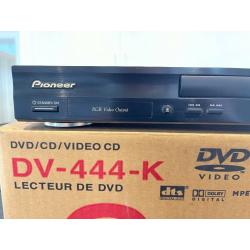 Panasonic DV-444-K DVD/CD Player