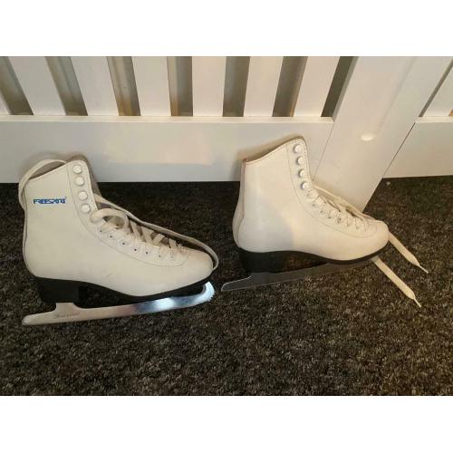 Ice Skates Size 4 ?20 Excellent condition