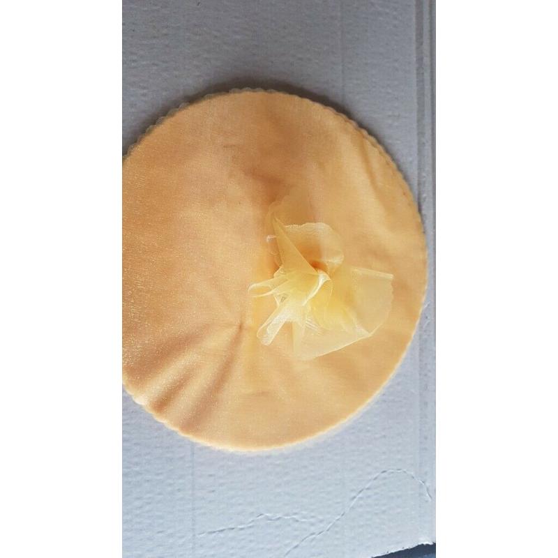 25 Yellowy Gold Trim Tulle Organza Nets for Weddings/Christening