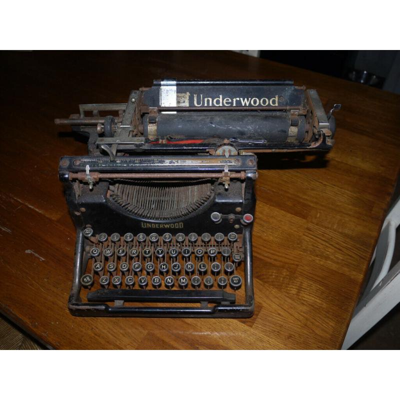 Vintage Underwood typewriter acceptable condition