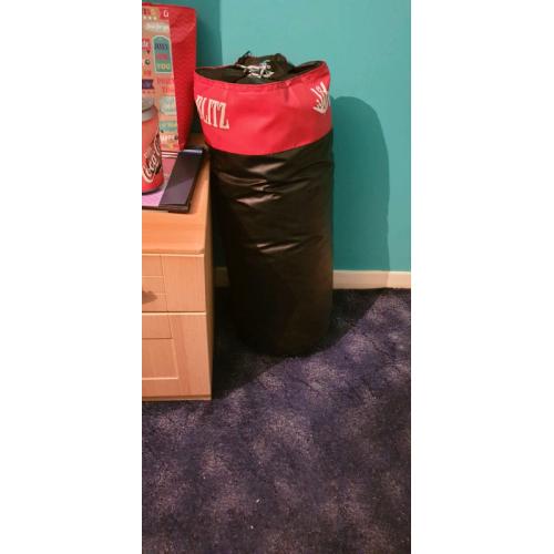 Punch bag large and 2 boxing gloves size s