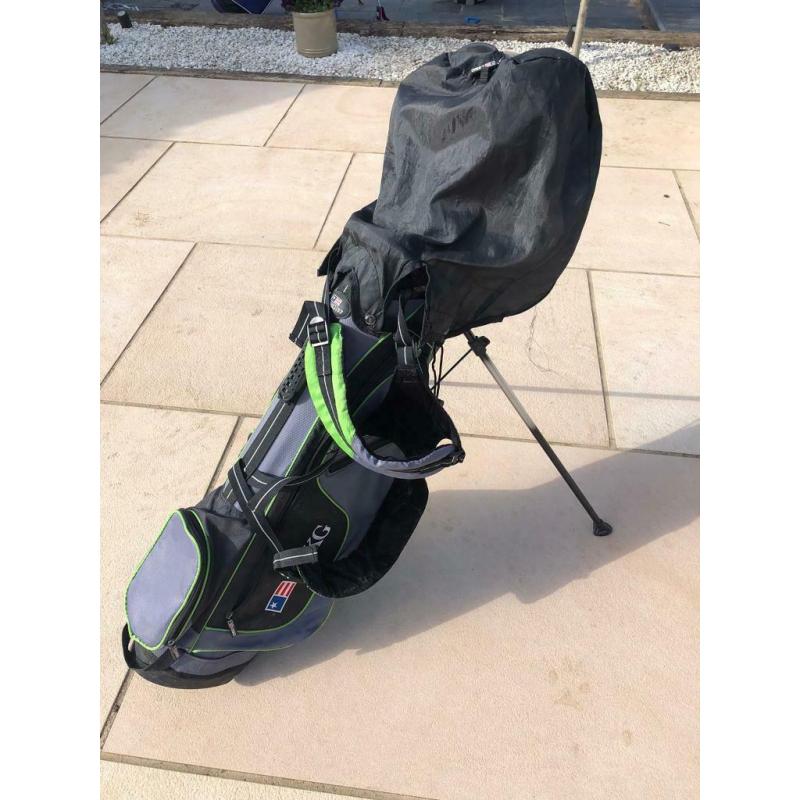 Full set of junior golf clubs