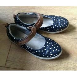 Clark's 3f girls shoes